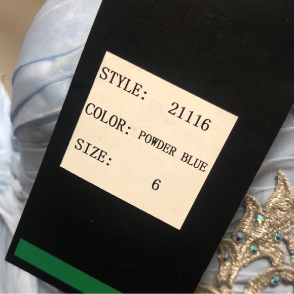 BNWT La Femme chiffon gown - Picture 12 of 12